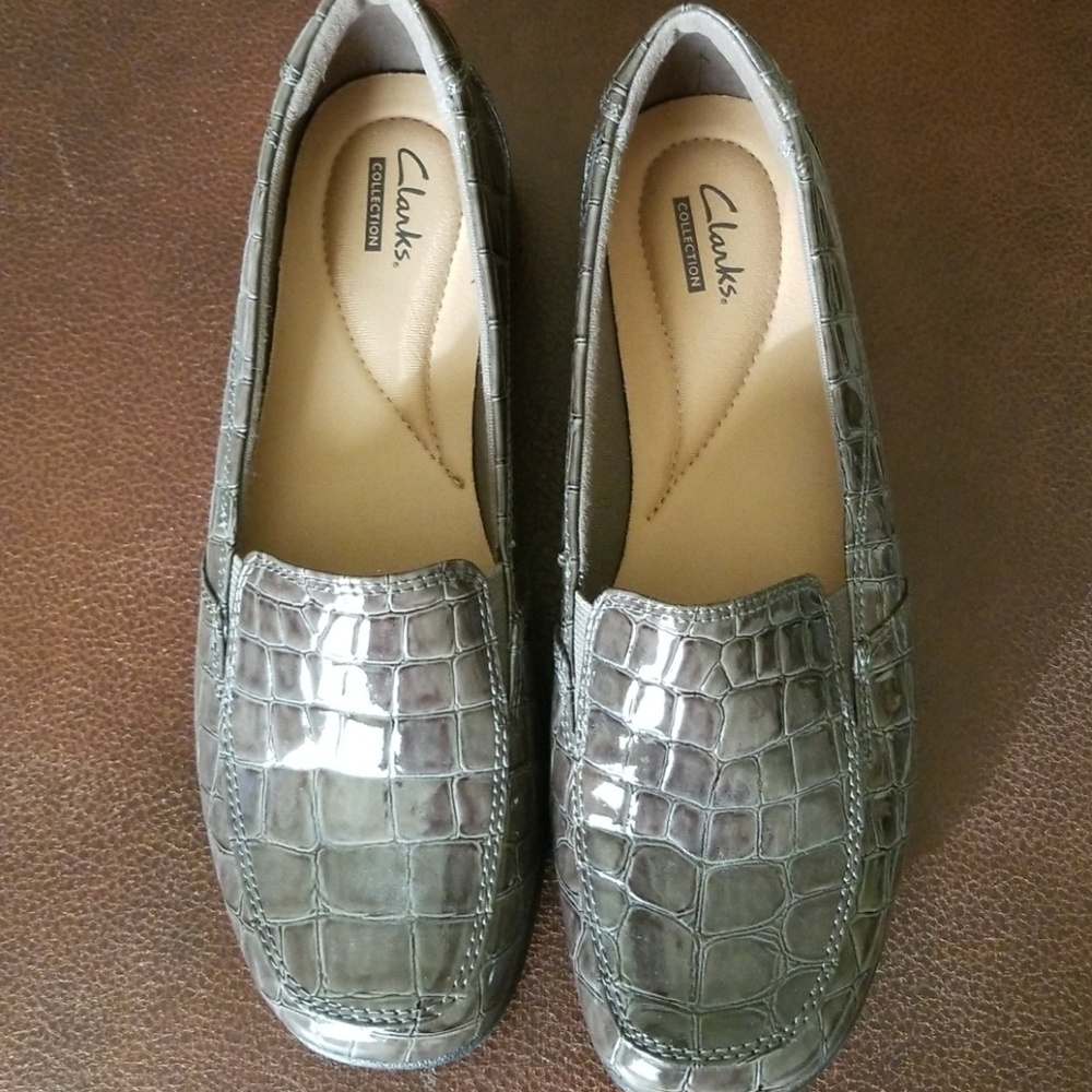 Brown croc loafers